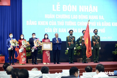 Chủ tịch nước Nguyễn Xuân Phúc tặng Huân chương Lao động cho huyện Củ Chi, TP.HCM - Ảnh 2. Chủ tịch nước Nguyễn Xuân Phúc tặng Huân chương Lao động cho huyện Củ Chi, TP.HCM - Ảnh 2.