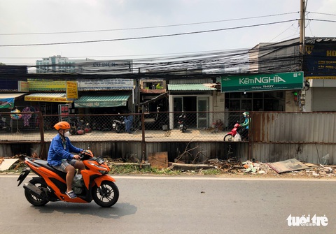 Đường Lương Định Của ở Thủ Đức làm 7 năm chưa xong, mưa ngập nắng bụi, dân khổ trăm bề - Ảnh 5. Đường Lương Định Của ở Thủ Đức làm 7 năm chưa xong, mưa ngập nắng bụi, dân khổ trăm bề - Ảnh 5.