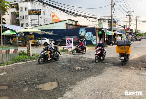 Đường Lương Định Của ở Thủ Đức làm 7 năm chưa xong, mưa ngập nắng bụi, dân khổ trăm bề - Ảnh 2. Đường Lương Định Của ở Thủ Đức làm 7 năm chưa xong, mưa ngập nắng bụi, dân khổ trăm bề - Ảnh 2.