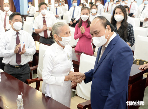Chủ tịch nước Nguyễn Xuân Phúc tặng Huân chương Lao động cho huyện Củ Chi, TP.HCM - Ảnh 1. Chủ tịch nước Nguyễn Xuân Phúc tặng Huân chương Lao động cho huyện Củ Chi, TP.HCM - Ảnh 1.