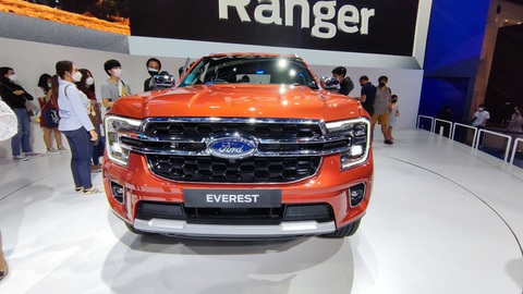Lô Ford Everest 2023 đầu tiên về Việt Nam: Nhiều trang bị mới, giá dự kiến 1,4 tỉ đồng - Ảnh 7. Lô Ford Everest 2023 đầu tiên về Việt Nam: Nhiều trang bị mới, giá dự kiến 1,4 tỉ đồng - Ảnh 7.