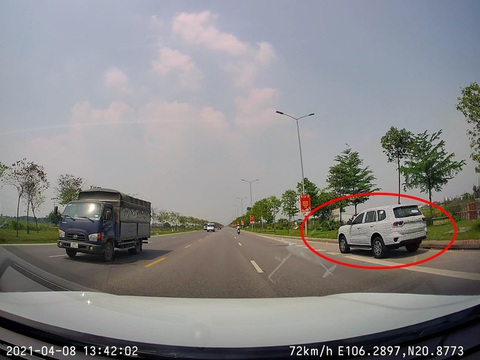Lô Ford Everest 2023 đầu tiên về Việt Nam: Nhiều trang bị mới, giá dự kiến 1,4 tỉ đồng - Ảnh 3. Lô Ford Everest 2023 đầu tiên về Việt Nam: Nhiều trang bị mới, giá dự kiến 1,4 tỉ đồng - Ảnh 3.