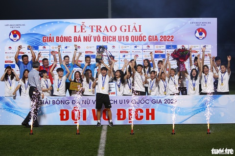 U19 nữ Hà Nội thâu tóm danh hiệu Giải U19 nữ quốc gia 2022 - Ảnh 6. U19 nữ Hà Nội thâu tóm danh hiệu Giải U19 nữ quốc gia 2022 - Ảnh 6.