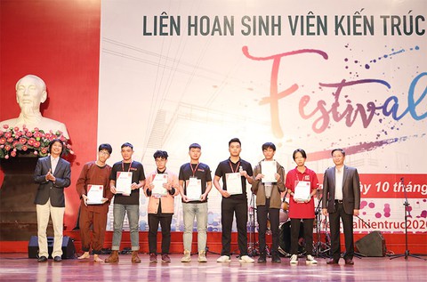 Chặng đường ‘phiêu lưu’ của chàng sinh viên kiến trúc ở ĐH Duy Tân - Ảnh 2. Chặng đường ‘phiêu lưu’ của chàng sinh viên kiến trúc ở ĐH Duy Tân - Ảnh 2.