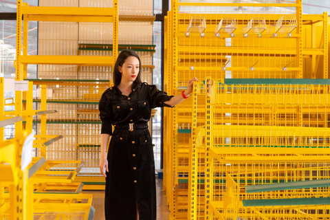 Trương Hồ Phương Nga được bổ nhiệm làm giám đốc marketing công ty Á Đông - Ảnh 3. Trương Hồ Phương Nga được bổ nhiệm làm giám đốc marketing công ty Á Đông - Ảnh 3.