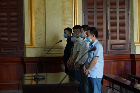 Cựu phó trưởng công an phường bảo kê đánh bạc nhận 4 năm 6 tháng tù - Ảnh 1. Cựu phó trưởng công an phường bảo kê đánh bạc nhận 4 năm 6 tháng tù - Ảnh 1.