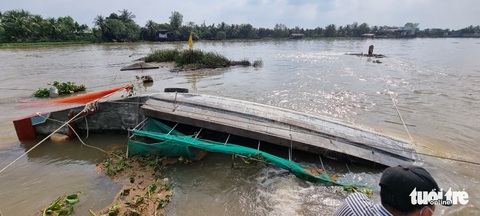 Đề nghị xóa sổ cồn nổi giữa sông Tiền gây tai nạn giao thông - Ảnh 1. Đề nghị xóa sổ cồn nổi giữa sông Tiền gây tai nạn giao thông - Ảnh 1.