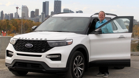 Thích xe sang nhưng chốt Ford Explorer vì ra vào xe thoải mái hơn - Ảnh 1. Thích xe sang nhưng chốt Ford Explorer vì ra vào xe thoải mái hơn - Ảnh 1.
