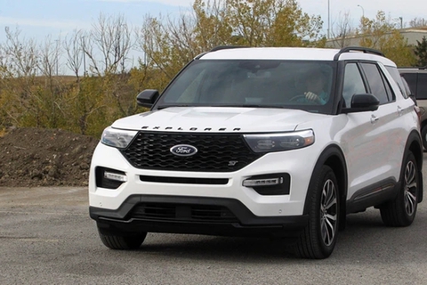Thích xe sang nhưng chốt Ford Explorer vì ra vào xe thoải mái hơn - Ảnh 3. Thích xe sang nhưng chốt Ford Explorer vì ra vào xe thoải mái hơn - Ảnh 3.