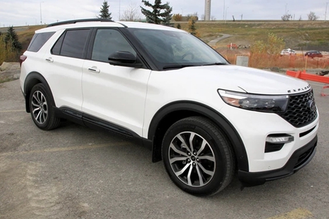 Thích xe sang nhưng chốt Ford Explorer vì ra vào xe thoải mái hơn - Ảnh 5. Thích xe sang nhưng chốt Ford Explorer vì ra vào xe thoải mái hơn - Ảnh 5.