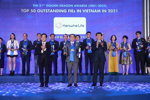 Hanwha Life Việt Nam nhận giải thưởng Rồng Vàng lần thứ 8 - Ảnh 2. Hanwha Life Việt Nam nhận giải thưởng Rồng Vàng lần thứ 8 - Ảnh 2.