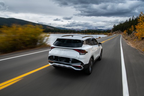 Kia Sportage 2022 dự kiến ra mắt Việt Nam tháng 5, đấu Hyundai Tucson - Ảnh 2. Kia Sportage 2022 dự kiến ra mắt Việt Nam tháng 5, đấu Hyundai Tucson - Ảnh 2.