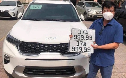 Dân mạng trầm trồ người đàn ông bấm ngẫu nhiên được biển số xe ‘5 số 9’ - Ảnh 1. Dân mạng trầm trồ người đàn ông bấm ngẫu nhiên được biển số xe ‘5 số 9’ - Ảnh 1.
