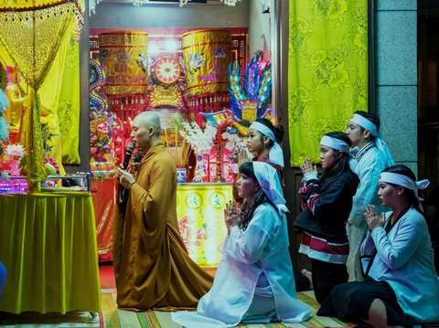 Sinh vật huyền bí, Đêm tối rực rỡ vẫn đang sáng phòng vé - Ảnh 1. Sinh vật huyền bí, Đêm tối rực rỡ vẫn đang sáng phòng vé - Ảnh 1.