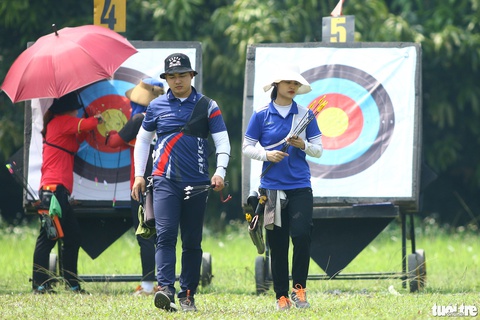Xạ thủ, cung thủ đổ mồ hôi trên sân tập trước SEA Games 31 - Ảnh 9. Xạ thủ, cung thủ đổ mồ hôi trên sân tập trước SEA Games 31 - Ảnh 9.