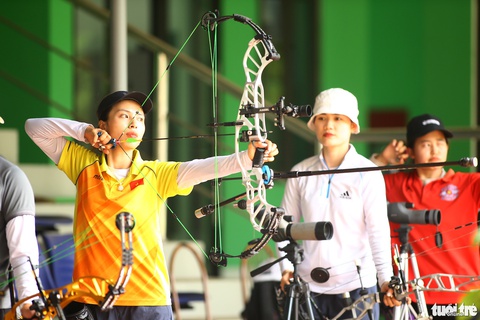 Xạ thủ, cung thủ đổ mồ hôi trên sân tập trước SEA Games 31 - Ảnh 7. Xạ thủ, cung thủ đổ mồ hôi trên sân tập trước SEA Games 31 - Ảnh 7.