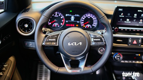 Chi tiết Kia K3 GT - sedan phổ thông cỡ C mạnh nhất Việt Nam, giá 759 triệu - Ảnh 9. Chi tiết Kia K3 GT - sedan phổ thông cỡ C mạnh nhất Việt Nam, giá 759 triệu - Ảnh 9.