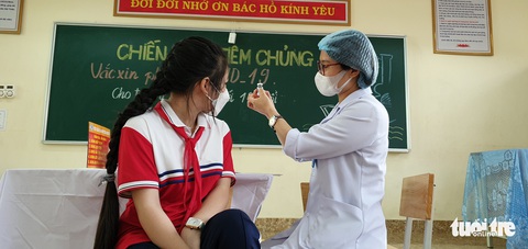 Quảng Ninh bắt đầu tiêm vắc xin COVID-19 cho trẻ 5-12 tuổi - Ảnh 4. Quảng Ninh bắt đầu tiêm vắc xin COVID-19 cho trẻ 5-12 tuổi - Ảnh 4.