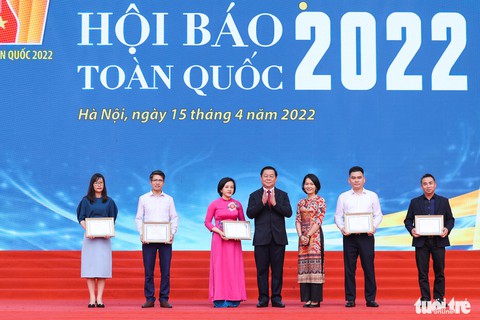 Báo Tuổi Trẻ đoạt giải A Hội báo toàn quốc 2022 - Ảnh 1. Báo Tuổi Trẻ đoạt giải A Hội báo toàn quốc 2022 - Ảnh 1.
