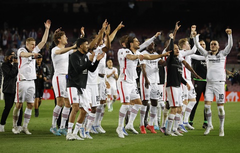 Barca thua Frankfurt, bị loại khỏi Europa League - Ảnh 3. Barca thua Frankfurt, bị loại khỏi Europa League - Ảnh 3.