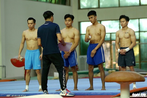 Những chàng trai 6 múi đội tuyển thể dục dụng cụ Việt Nam vắt sức cho SEA Games 31 - Ảnh 1. Những chàng trai 6 múi đội tuyển thể dục dụng cụ Việt Nam vắt sức cho SEA Games 31 - Ảnh 1.