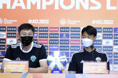 HLV Hàn Quốc: Văn Toàn có thể đá ở K-League - Ảnh 1. HLV Hàn Quốc: Văn Toàn có thể đá ở K-League - Ảnh 1.
