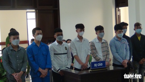 Hơn 40 năm tù cho 12 ‘quái xế’ đua xe trái phép mừng sinh nhật - Ảnh 2. Hơn 40 năm tù cho 12 ‘quái xế’ đua xe trái phép mừng sinh nhật - Ảnh 2.