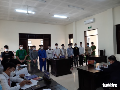 Hơn 40 năm tù cho 12 ‘quái xế’ đua xe trái phép mừng sinh nhật - Ảnh 1. Hơn 40 năm tù cho 12 ‘quái xế’ đua xe trái phép mừng sinh nhật - Ảnh 1.