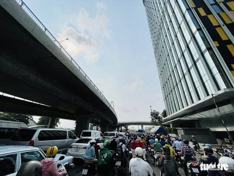Cầu Thủ Thiêm 2 sắp khánh thành, người dân đi lại ra sao? - Ảnh 5. Cầu Thủ Thiêm 2 sắp khánh thành, người dân đi lại ra sao? - Ảnh 5.