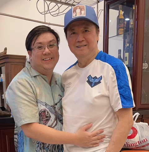 Ngọc Trinh thừa nhận mặc đồ nhái, nghệ sĩ Bảo Quốc về nước thăm gia đình - Ảnh 4. Ngọc Trinh thừa nhận mặc đồ nhái, nghệ sĩ Bảo Quốc về nước thăm gia đình - Ảnh 4.
