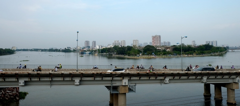 Để sông Sài Gòn phát triển, nhà cửa ven sông phải hướng ra sông? - Ảnh 1. Để sông Sài Gòn phát triển, nhà cửa ven sông phải hướng ra sông? - Ảnh 1.
