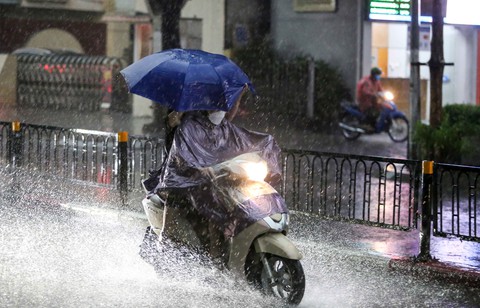 Gió mùa đông bắc tăng cường xuống miền Bắc, miền Nam mưa dông - Ảnh 1. Gió mùa đông bắc tăng cường xuống miền Bắc, miền Nam mưa dông - Ảnh 1.