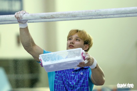 Những chàng trai 6 múi đội tuyển thể dục dụng cụ Việt Nam vắt sức cho SEA Games 31 - Ảnh 7. Những chàng trai 6 múi đội tuyển thể dục dụng cụ Việt Nam vắt sức cho SEA Games 31 - Ảnh 7.