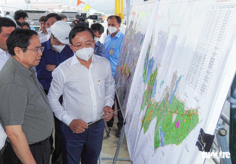 Thủ tướng: Ninh Thuận phải trở thành trung tâm năng lượng tái tạo của cả nước - Ảnh 2. Thủ tướng: Ninh Thuận phải trở thành trung tâm năng lượng tái tạo của cả nước - Ảnh 2.