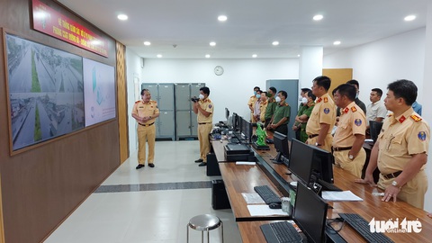 TP.HCM: Hệ thống mắt thần xử phạt vi phạm giao thông trên quốc lộ 1 chính thức hoạt động - Ảnh 1. TP.HCM: Hệ thống mắt thần xử phạt vi phạm giao thông trên quốc lộ 1 chính thức hoạt động - Ảnh 1.