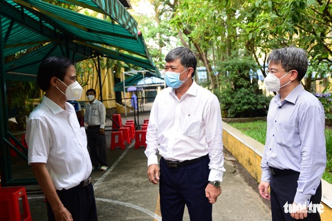 Sáng nay 16-4, TP.HCM bắt đầu tiêm vắc xin ngừa COVID-19 cho trẻ 5-12 tuổi - Ảnh 3. Sáng nay 16-4, TP.HCM bắt đầu tiêm vắc xin ngừa COVID-19 cho trẻ 5-12 tuổi - Ảnh 3.