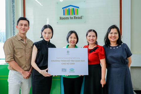 Thắp lửa tương lai cho những nữ sinh nghị lực - Ảnh 2. Thắp lửa tương lai cho những nữ sinh nghị lực - Ảnh 2.
