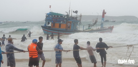 Do La Nina, mưa bão, thiên tai tại Việt Nam vẫn khốc liệt - Ảnh 1. Do La Nina, mưa bão, thiên tai tại Việt Nam vẫn khốc liệt - Ảnh 1.