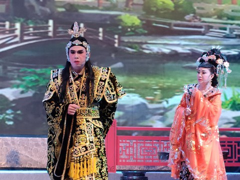 Con gái Bình Tinh diễn cùng mẹ trong Xử án Phi Giao - Ảnh 4. Con gái Bình Tinh diễn cùng mẹ trong Xử án Phi Giao - Ảnh 4.