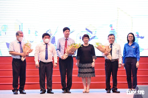 Ngày hội tư vấn tuyển sinh giúp học sinh xác định được ngành yêu thích, định hướng ôn tập tốt hơn - Ảnh 9. Ngày hội tư vấn tuyển sinh giúp học sinh xác định được ngành yêu thích, định hướng ôn tập tốt hơn - Ảnh 9.