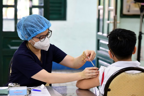 TP.HCM tiêm vắc xin cho trẻ 5 - dưới 12 tuổi: An toàn, chu đáo nhất cho trẻ - Ảnh 1. TP.HCM tiêm vắc xin cho trẻ 5 - dưới 12 tuổi: An toàn, chu đáo nhất cho trẻ - Ảnh 1.