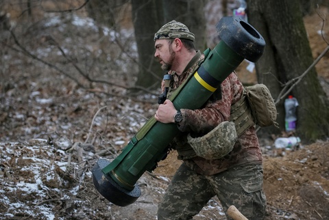 Mỹ có sắp hết tên lửa Javelin chuyển cho Ukraine? - Ảnh 1. Mỹ có sắp hết tên lửa Javelin chuyển cho Ukraine? - Ảnh 1.