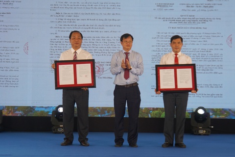 Kêu gọi đầu tư phải lưu ý đến tái định cư, nhà ở cho công nhân - Ảnh 3. Kêu gọi đầu tư phải lưu ý đến tái định cư, nhà ở cho công nhân - Ảnh 3.