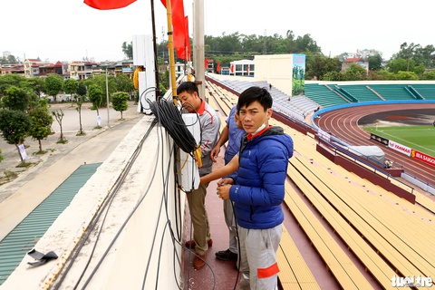 Sân Việt Trì chạy đua trước trận U23 Việt Nam - U20 Hàn Quốc - Ảnh 5. Sân Việt Trì chạy đua trước trận U23 Việt Nam - U20 Hàn Quốc - Ảnh 5.