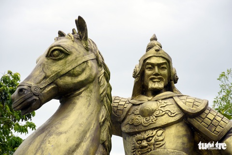 Có khuôn mẫu Đức Thánh Trần để làm tượng chuẩn hay không? - Ảnh 2. Có khuôn mẫu Đức Thánh Trần để làm tượng chuẩn hay không? - Ảnh 2.