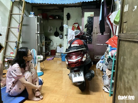 Người trẻ nhọc nhằn tìm mái nhà an cư - Kỳ 1: Sống tạm bợ ở phòng trọ chật hẹp - Ảnh 2. Người trẻ nhọc nhằn tìm mái nhà an cư - Kỳ 1: Sống tạm bợ ở phòng trọ chật hẹp - Ảnh 2.