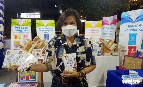 Ngày sách và văn hóa đọc khai mạc tưng bừng tại phố đi bộ Nguyễn Huệ - Ảnh 8. Ngày sách và văn hóa đọc khai mạc tưng bừng tại phố đi bộ Nguyễn Huệ - Ảnh 8.
