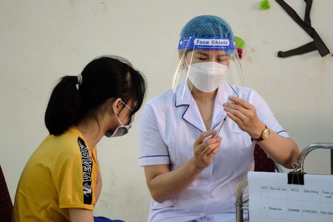 Tin COVID-19 chiều 13-6: Số ca được công bố khỏi gấp 15 lần ca nhiễm mới, không ca tử vong - Ảnh 1. Tin COVID-19 chiều 13-6: Số ca được công bố khỏi gấp 15 lần ca nhiễm mới, không ca tử vong - Ảnh 1.