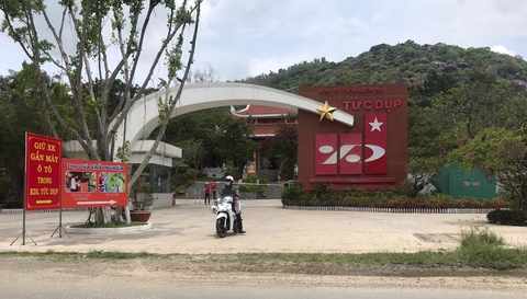 Yêu cầu Công ty cổ phần Du lịch An Giang tạm dừng điểm tham quan chưa cấp phép - Ảnh 1. Yêu cầu Công ty cổ phần Du lịch An Giang tạm dừng điểm tham quan chưa cấp phép - Ảnh 1.