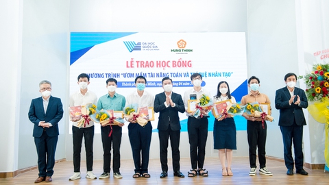 Khởi động chương trình “Ươm mầm tài năng toán và trí tuệ nhân tạo” - Ảnh 4. Khởi động chương trình “Ươm mầm tài năng toán và trí tuệ nhân tạo” - Ảnh 4.